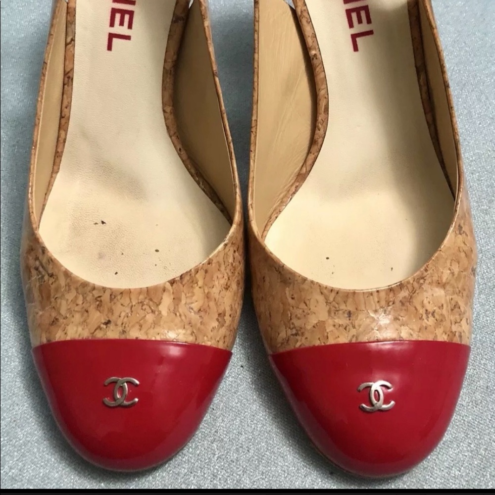 AUTHENTIC CORK AND RED PATENT LEATHER CHANEL 38 - Picture 2 of 8